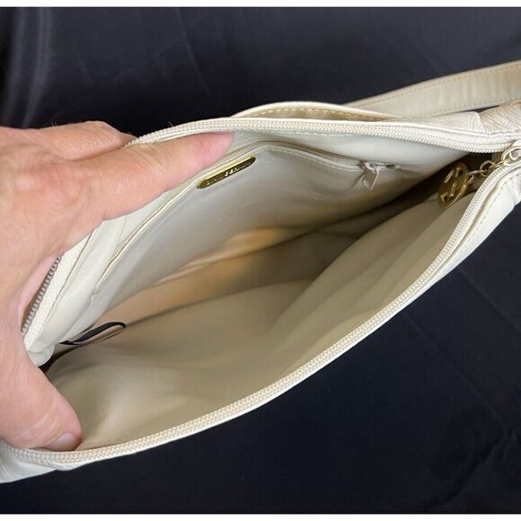 Giani Bernini Ivory Leather Shoulder Handbag Purse Top Zip w/ Logo -Side Pockets - Picture 6 of 13